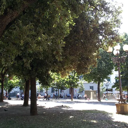 באזור Historical Center, בגודל 60 מר, עם 1 חדרי שינה ו- 2 חדרי רחצה פרטיים דירה